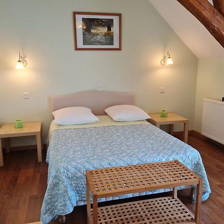 Ferme Renovee Au Calme - 4 Chambres, Petit-Dejeuner Inclu - Fr-1-590-450 Cravant  Eksteriør billede